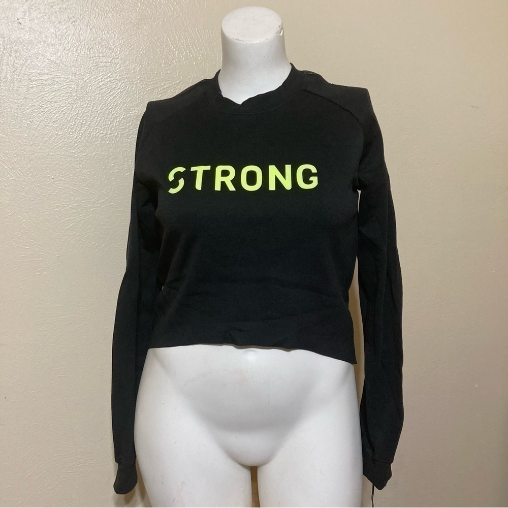 Zumba fitness STRONG NATION long sleeve crop top with glittery piping Med NWT